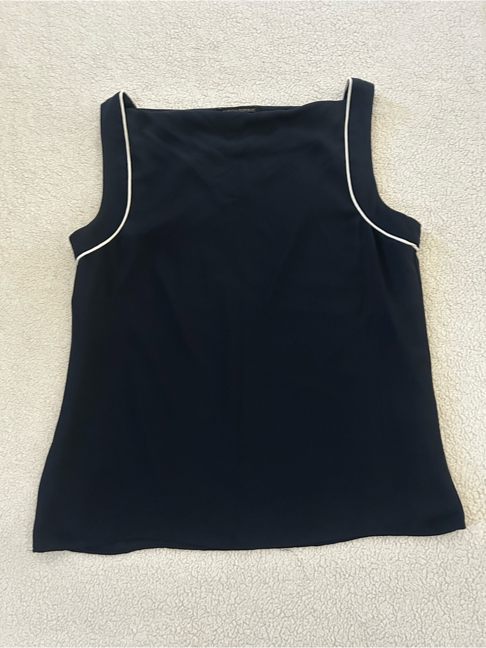 Banana Republic Navy Sleeveless Blouse Top White Trim Size M